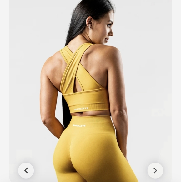 Alphalete Amplify Biker Shorts and Bra Set - Picture 1 of 5